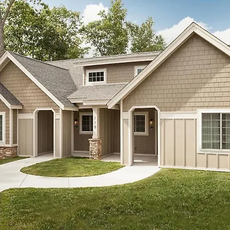 Enjoy The Blue Ridge Mountains In This 2Bd Condo Resort Retreat